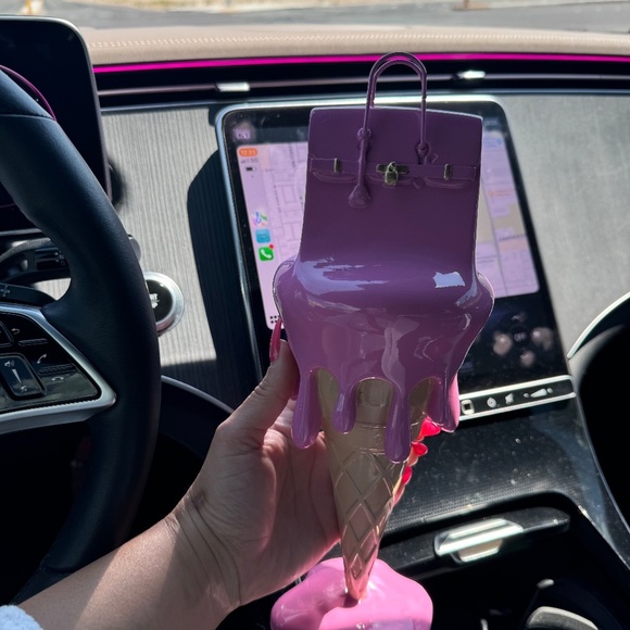 Melting Birkin Cone Statue - Picture 3 of 4